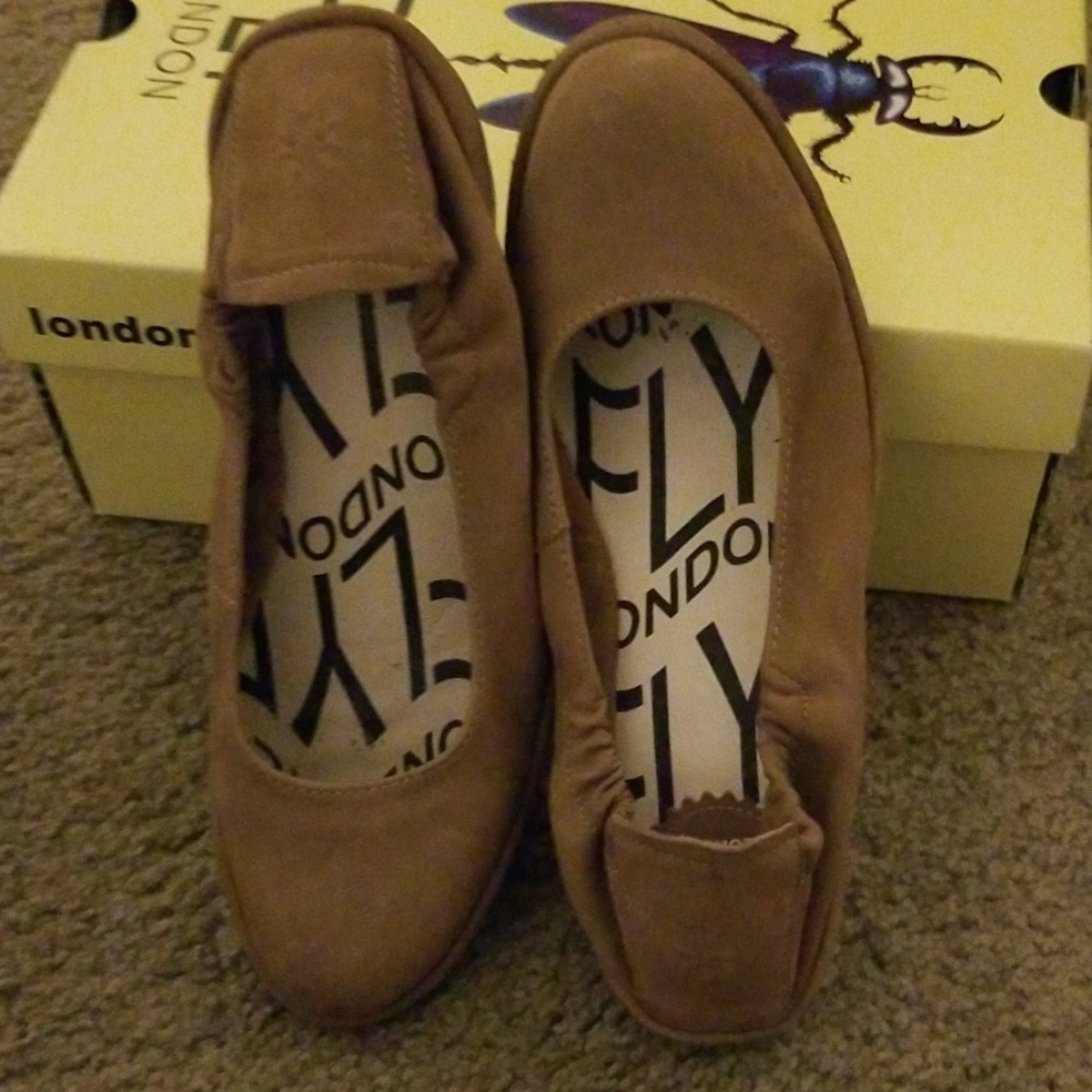 Tan wedge